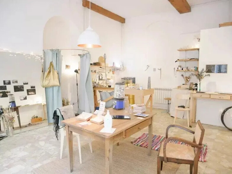 Local commercial dans Lyon à louer - Photo de l’immeuble – Image 2 sur 2