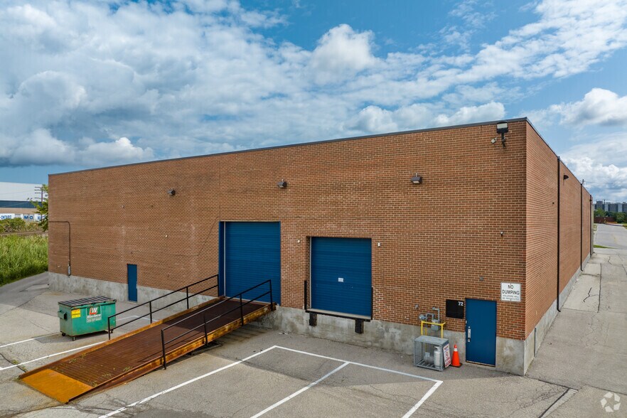 72-80 Rolark Dr, Toronto, ON à louer - Photo de l’immeuble – Image 3 sur 5