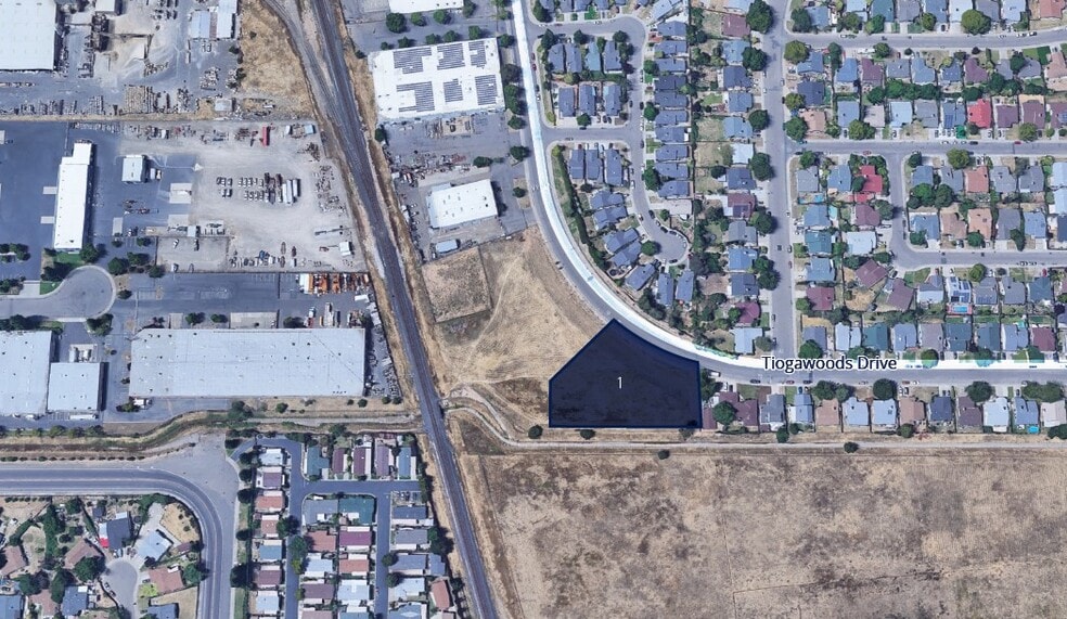 Tiogawoods Dr, Sacramento, CA à vendre - Aérien – Image 2 sur 5