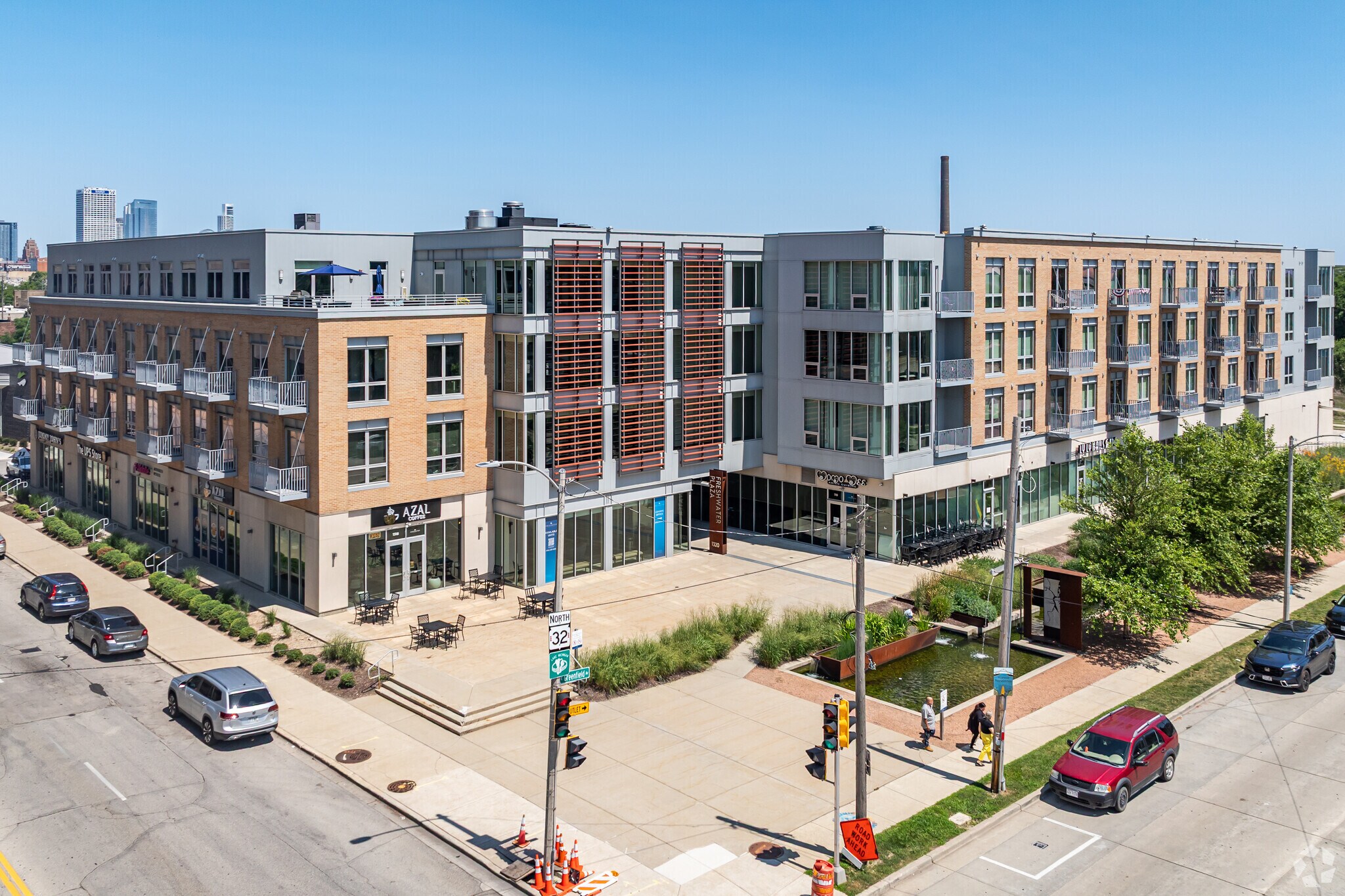 1320 S 1st St, Milwaukee, WI à louer Photo principale– Image 1 sur 52