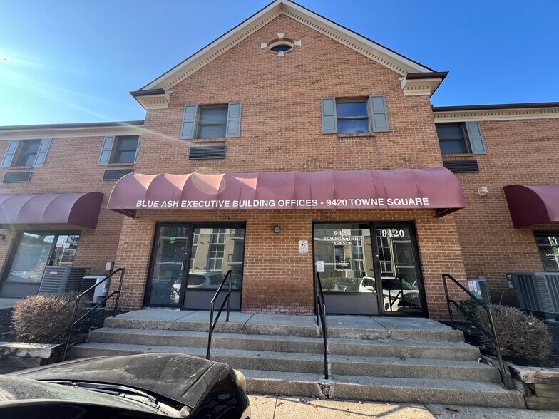 9402-9420 Towne Square Ave, Blue Ash, OH à louer - Photo de l’immeuble – Image 3 sur 24