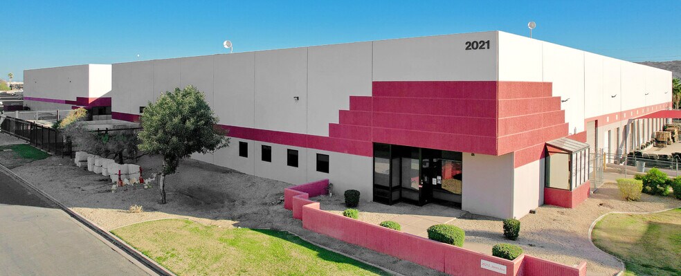 2021 E Jones Ave, Phoenix, AZ à louer - Photo de l’immeuble – Image 1 sur 12