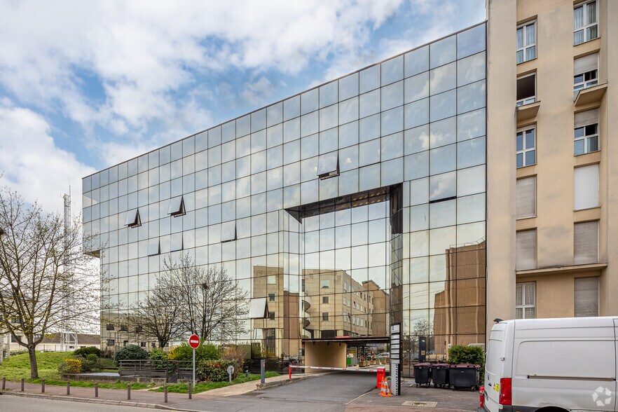 1 Rue De La Croix Des Maheux, Cergy à louer - Photo de l’immeuble – Image 3 sur 3