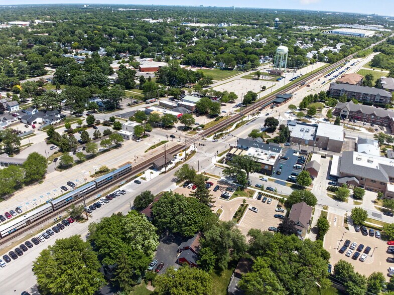 211 W Railroad Ave, Bartlett, IL à vendre - Photo de l’immeuble – Image 3 sur 56