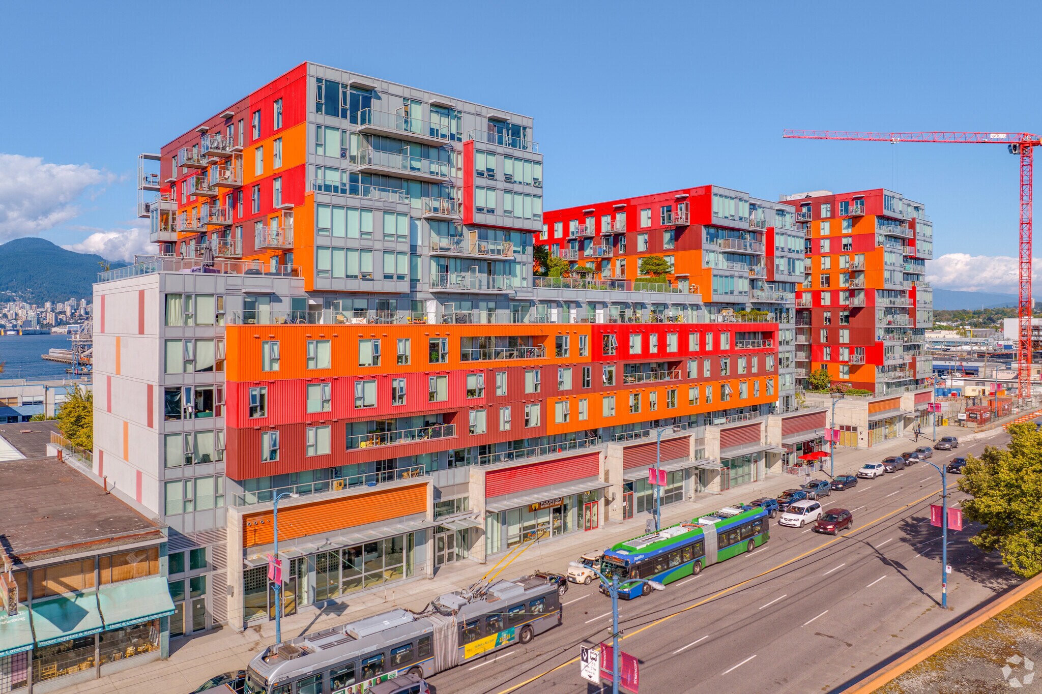 923-977 Hastings St E, Vancouver, BC à louer Photo principale– Image 1 sur 27