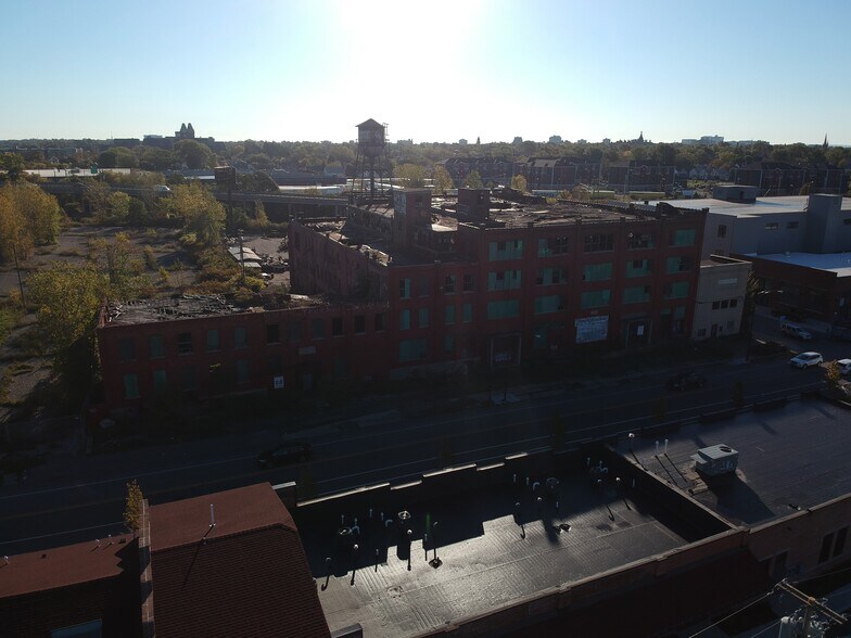 57 Tonawanda St, Buffalo, NY à vendre - Photo de l’immeuble – Image 3 sur 22