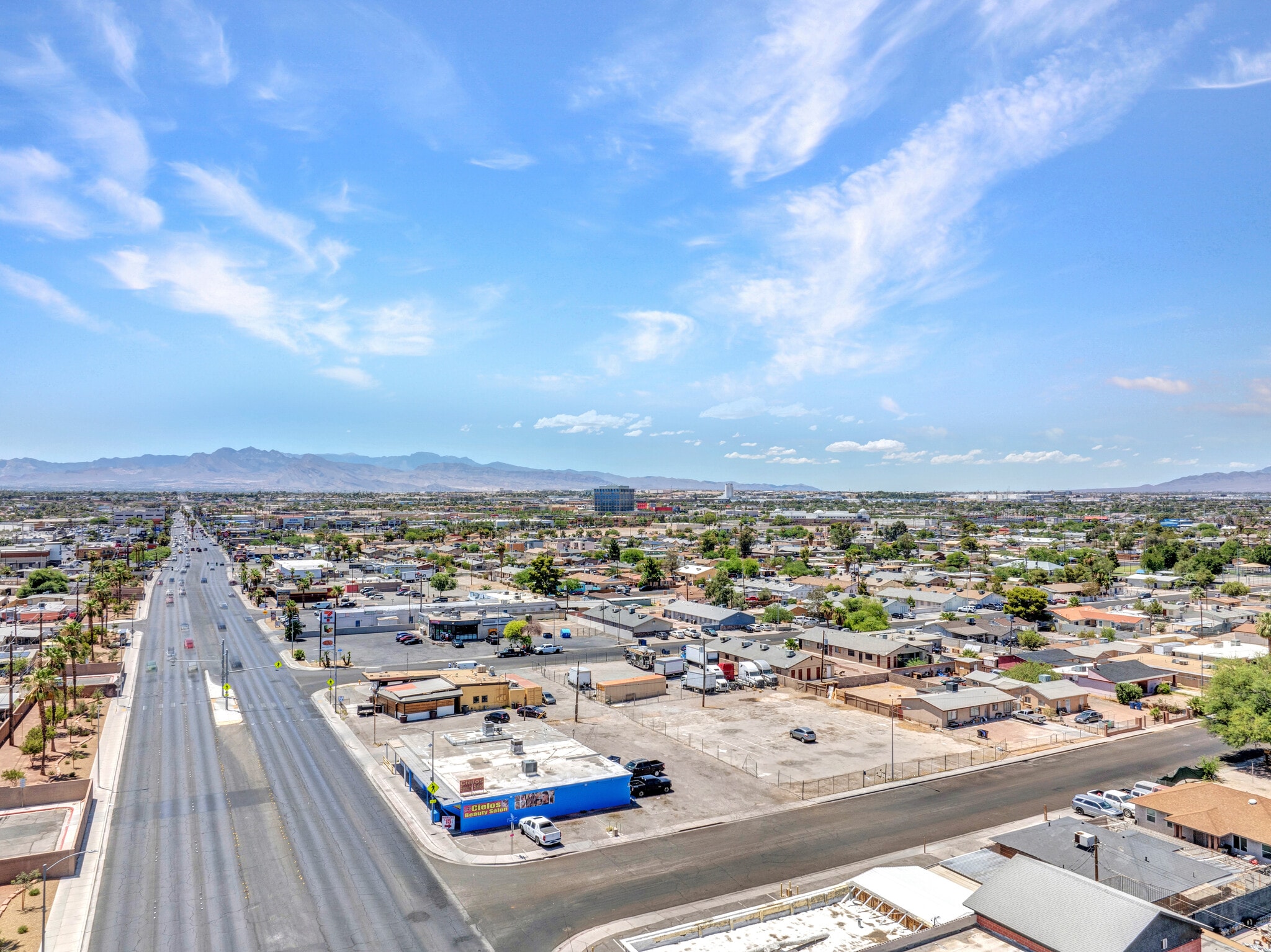 2722 E Lake Mead Blvd, North Las Vegas, NV à louer Aérien– Image 1 sur 9