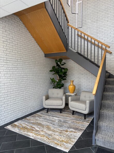 231 W Grand Ave, Bensenville, IL à louer - Photo de l’immeuble – Image 3 sur 14