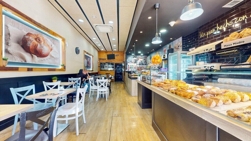 Local commercial dans Málaga, Málaga à louer - Photo de l’immeuble – Image 3 sur 17