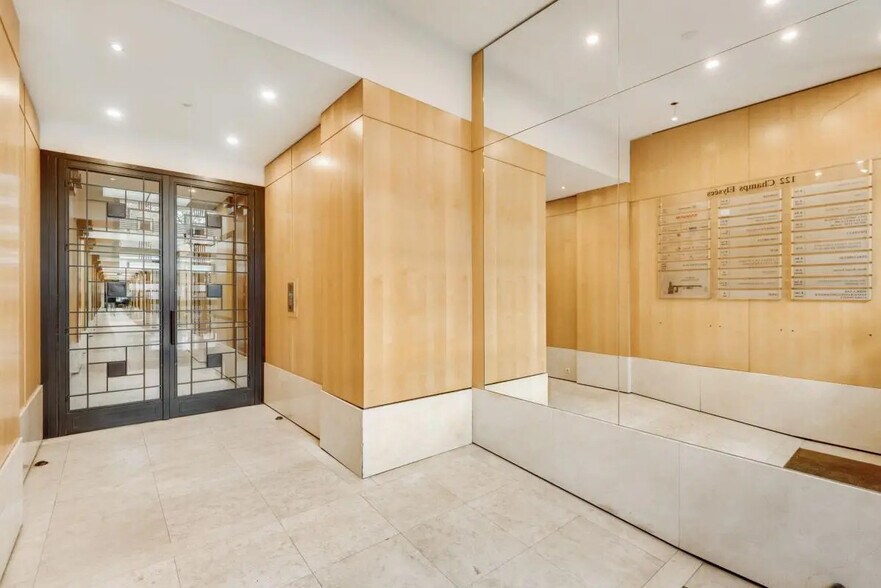 Bureau dans Paris à louer - Hall d’entrée – Image 2 sur 9