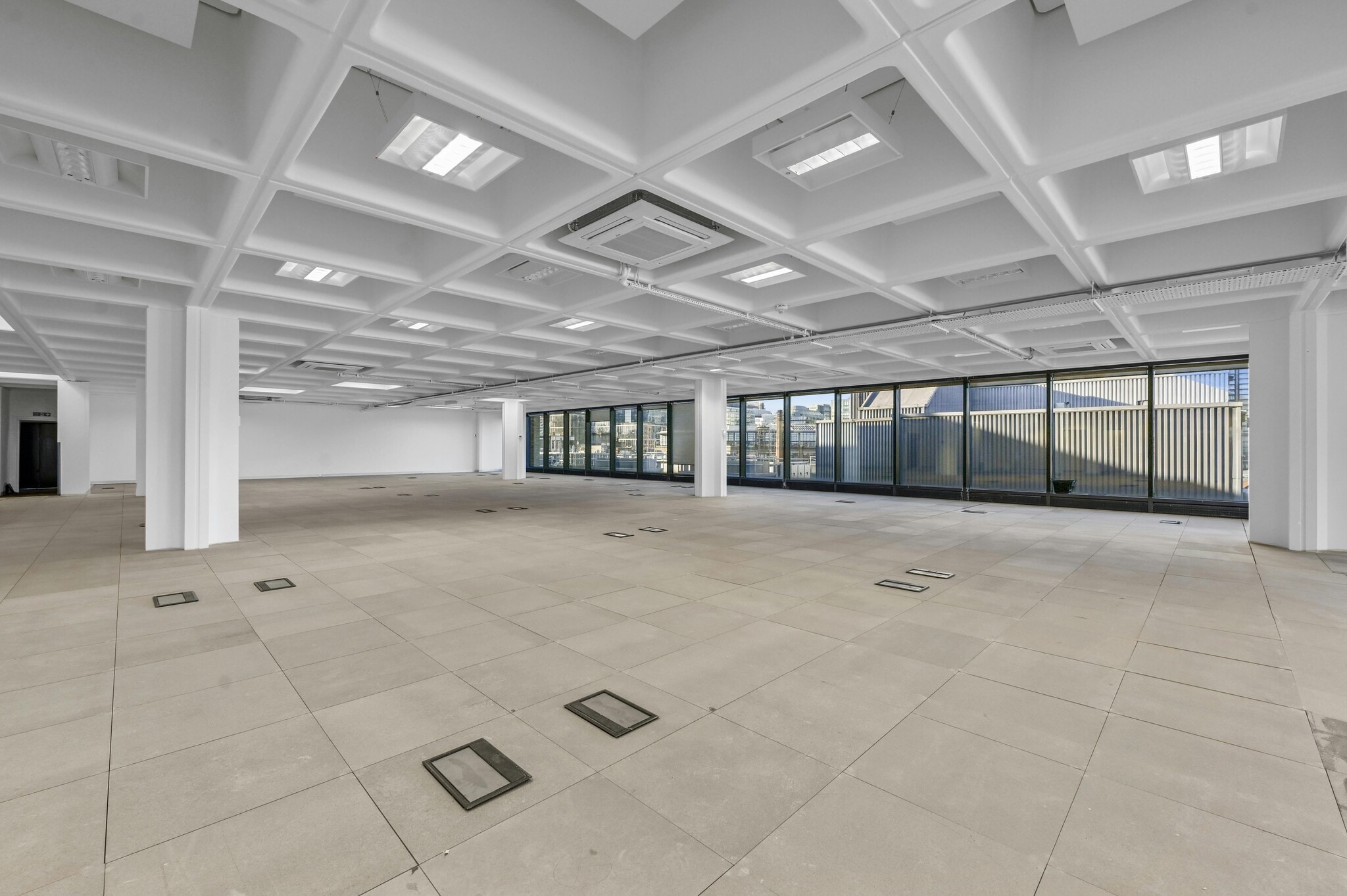 91 Brick Ln, Londres à louer Photo intérieure– Image 1 sur 3