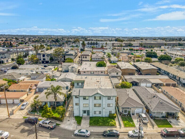 12032 Manor Dr, Hawthorne, CA à vendre - Photo de l’immeuble – Image 2 sur 8