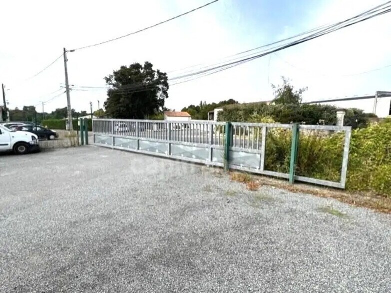 Bureau dans Saintes à vendre - Photo de l’immeuble – Image 2 sur 7