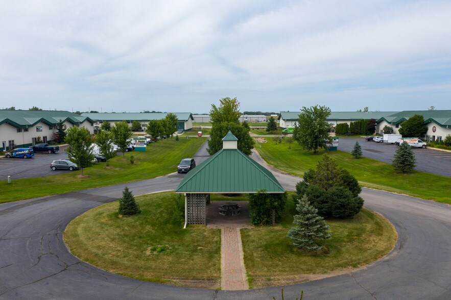 2316 230th St, Ames, IA à louer - Aérien – Image 1 sur 11