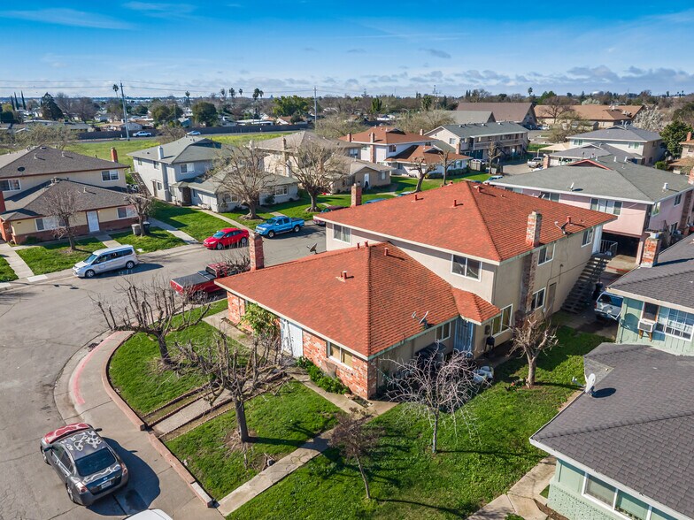100 Nedra Ct, Sacramento, CA à vendre - Photo de l’immeuble – Image 3 sur 27