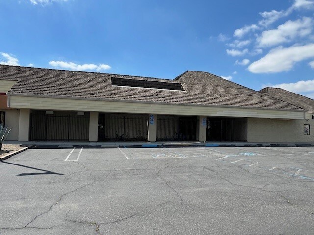 2525 McHenry Ave, Modesto, CA à louer - Photo de l’immeuble – Image 2 sur 4