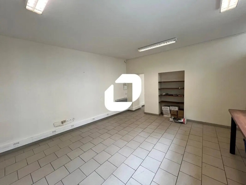 Bureau dans Douai à louer - Photo de l’immeuble – Image 2 sur 8