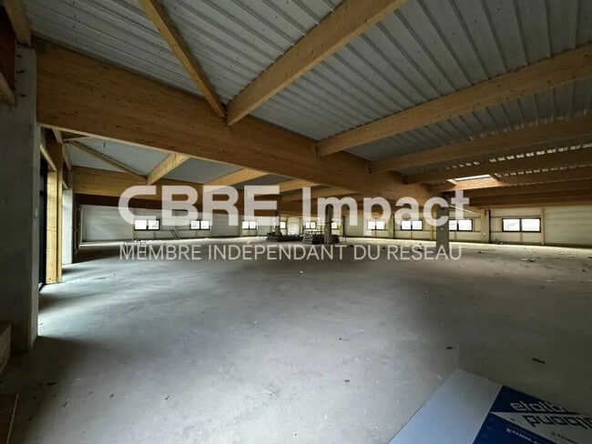 Plus de détails pour Local d'activités à louer