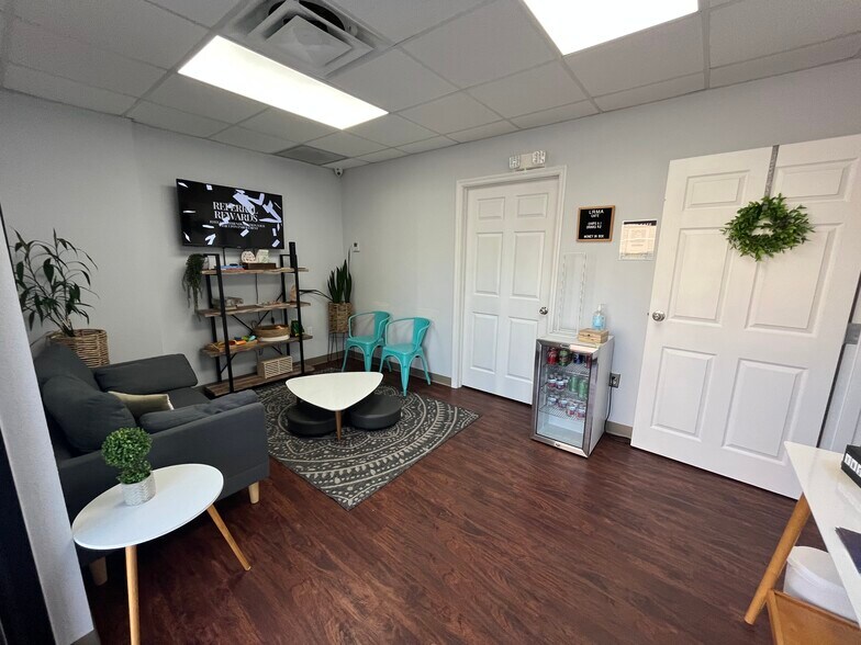 4920 Lena Rd, Bradenton, FL à louer - Photo de l’immeuble – Image 3 sur 16