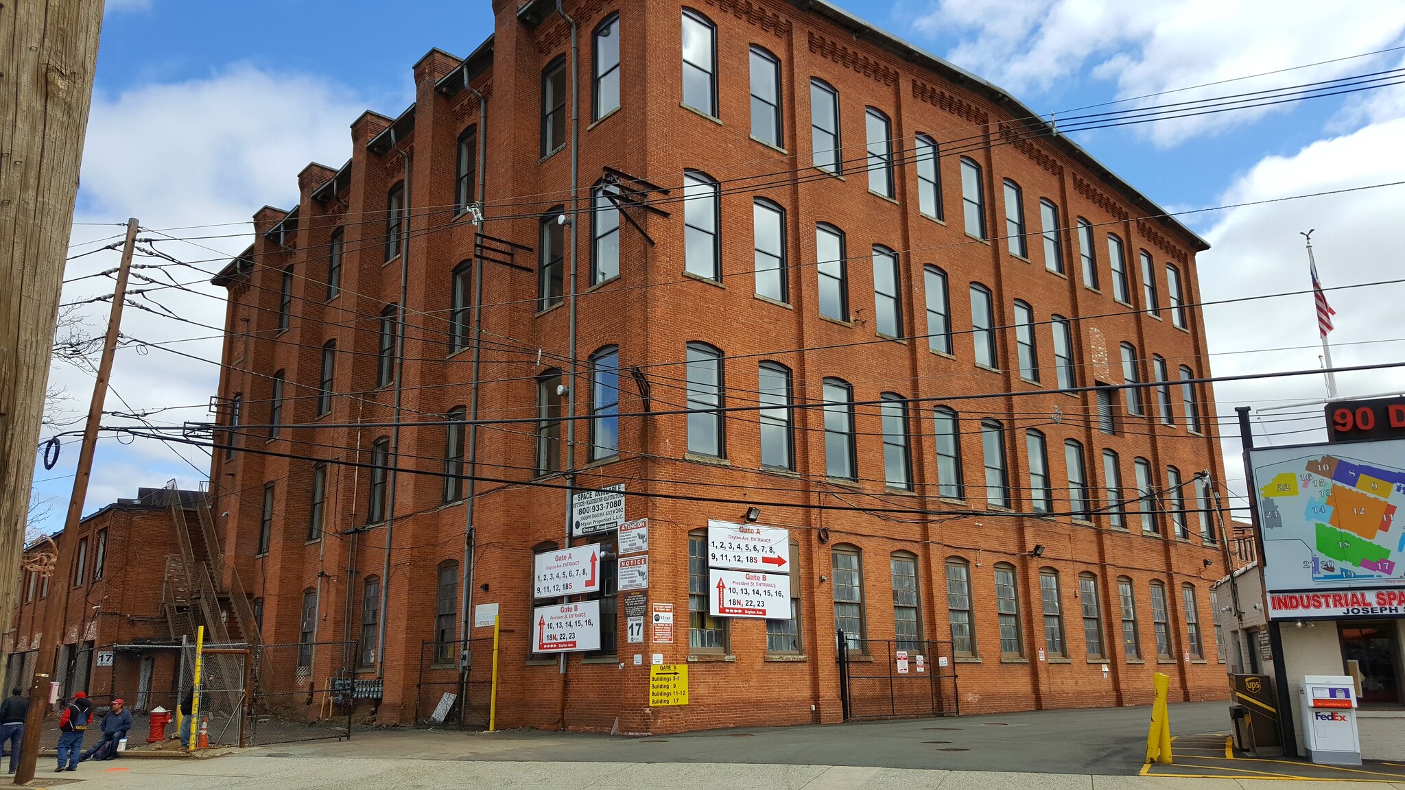 90 Dayton Ave, Passaic, NJ à louer Photo de l’immeuble– Image 1 sur 5