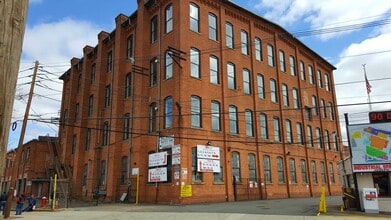 90 Dayton Ave, Passaic, NJ à louer Photo de l’immeuble– Image 1 sur 5