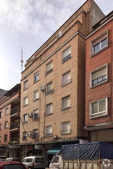 Calle Juan Ruiz De La Luna, 27, Talavera de la Reina, Toledo à louer - Photo de l’immeuble – Image 2 sur 2