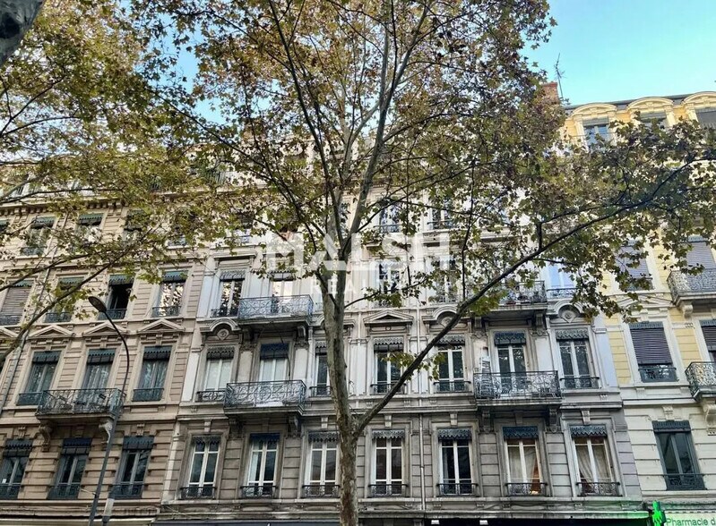 Bureau dans Lyon à louer - Photo de l’immeuble – Image 1 sur 7