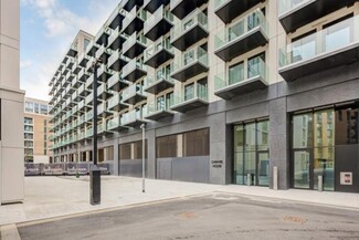 Plus de détails pour 22 Royal Crest Av, Londres - Local commercial à vendre