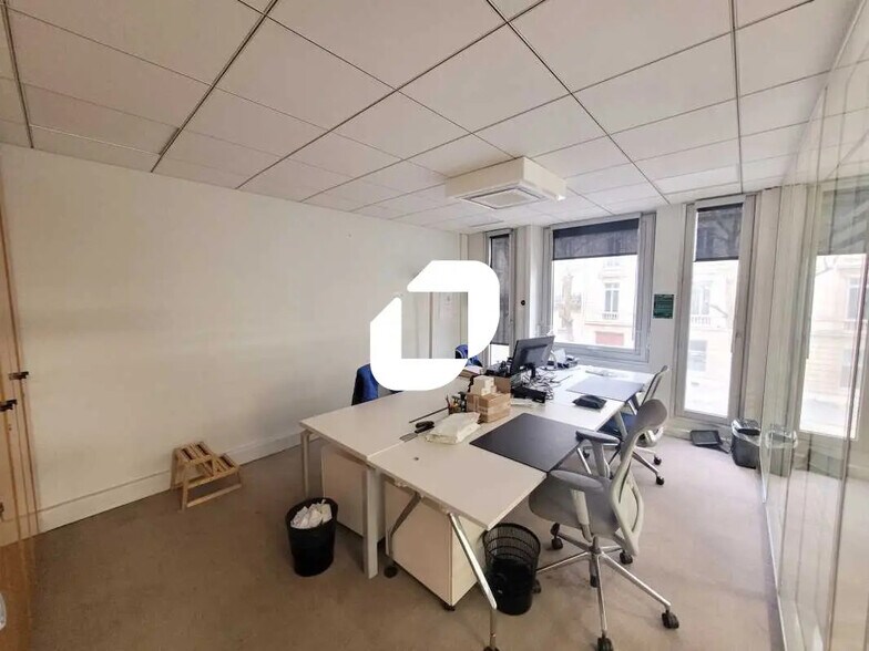 Bureau dans Paris à louer - Photo de l’immeuble – Image 2 sur 12