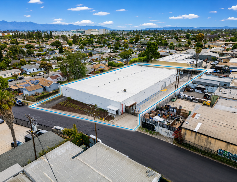 2728 N Slater Ave, Compton, CA à louer - Photo de l’immeuble – Image 3 sur 11
