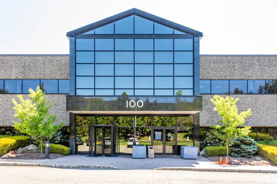 100 Valley Rd, Mount Arlington, NJ à louer - Photo de l’immeuble – Image 2 sur 12
