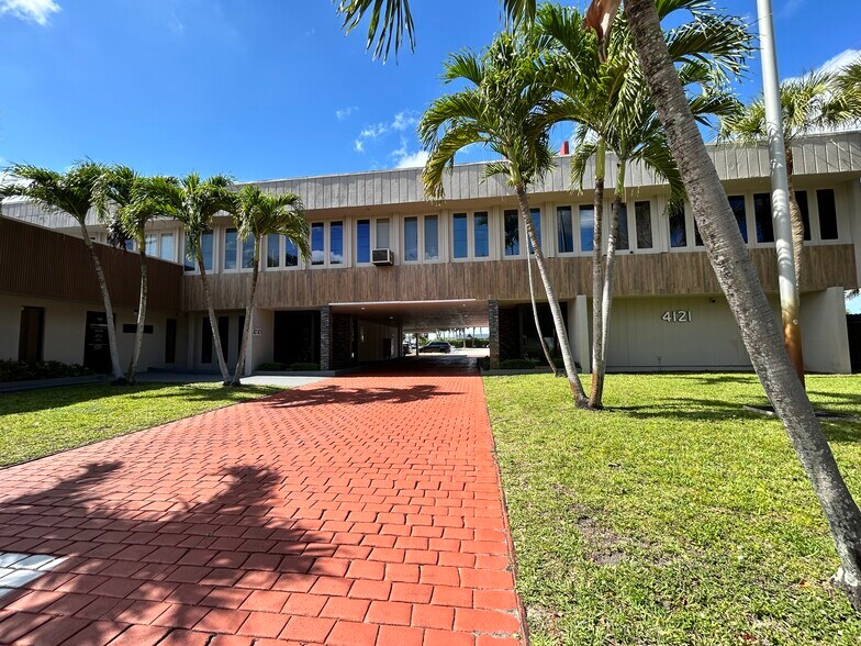 4121 NW 5th St, Plantation, FL à louer - Photo de l’immeuble – Image 3 sur 10