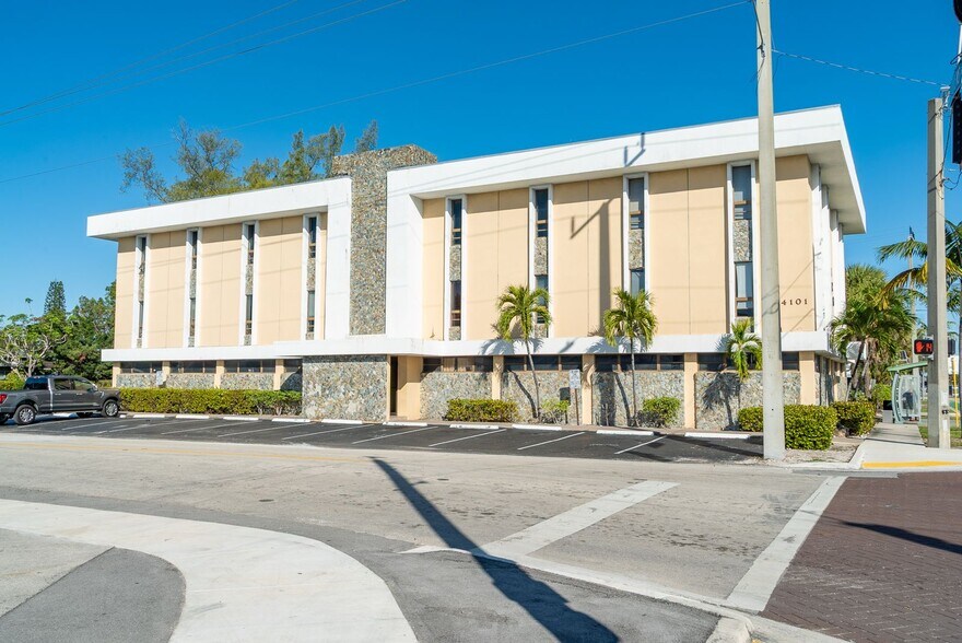 4101 N Andrews Ave, Fort Lauderdale, FL à louer - Photo de l’immeuble – Image 1 sur 53