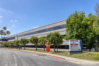 Plus de détails pour Airport Plaza – Bureau à vendre, Long Beach, CA