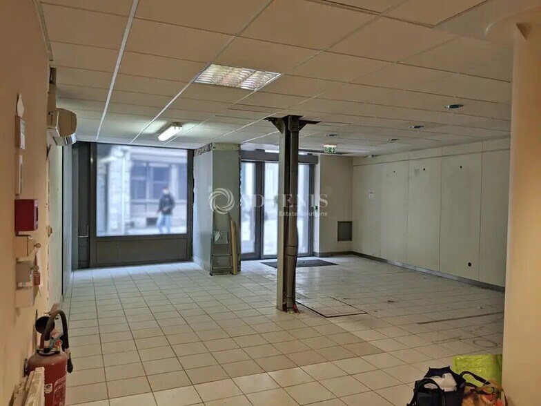 Local commercial dans Orléans à louer - Photo de l’immeuble – Image 2 sur 7