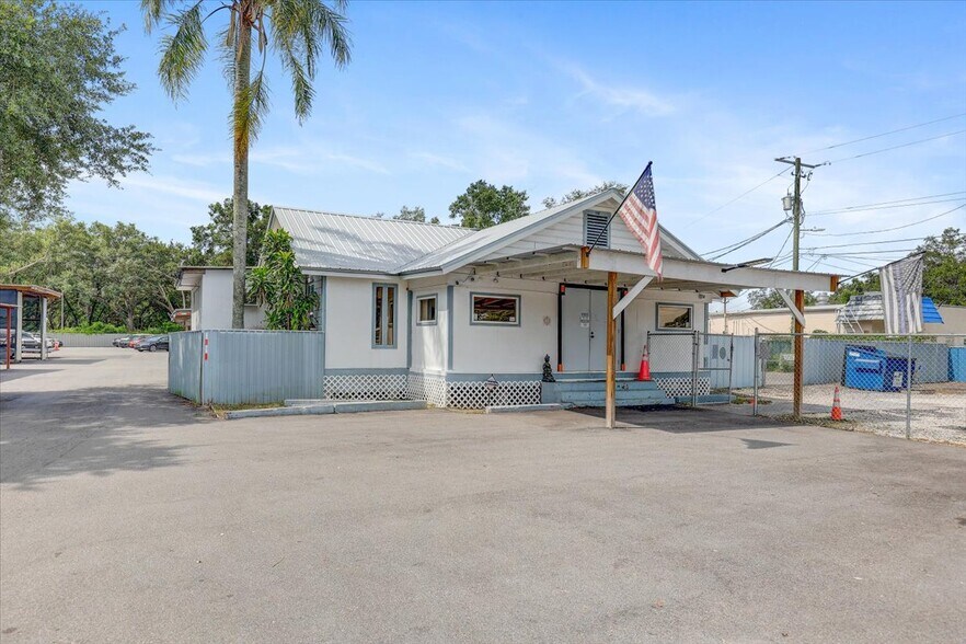 11309 E US Highway 92, Seffner, FL à vendre - Photo de l’immeuble – Image 3 sur 69