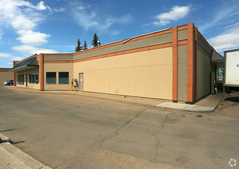 14921 Stony Plain Rd NW, Edmonton, AB à louer - Photo de l’immeuble – Image 2 sur 4