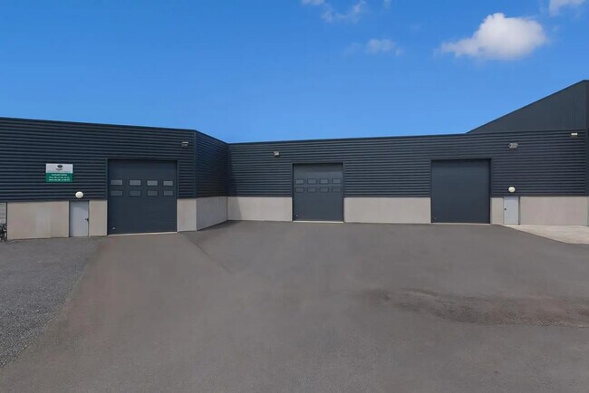 Plus de détails pour Bureau, Industriel/Logistique à louer