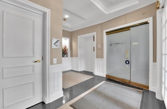 410 Pine St SE, Vienna, VA à louer Photo intérieure– Image 1 sur 3