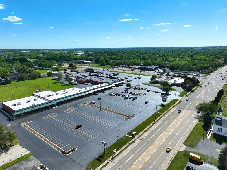 7911-7997 N Alpine Rd, Loves Park, IL à louer - Photo de l’immeuble – Image 2 sur 10