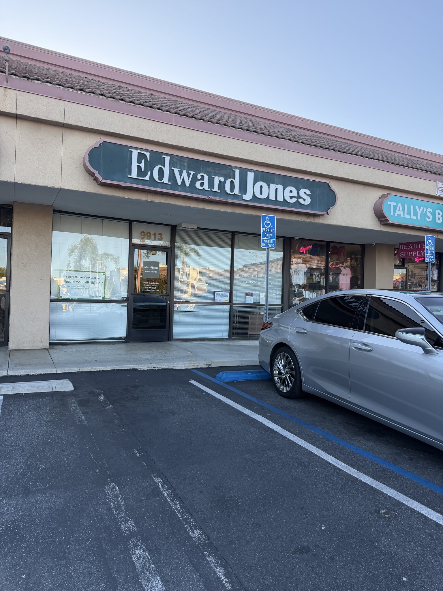 9901-9935 Topanga Canyon Blvd, Chatsworth, CA à louer Photo de l’immeuble– Image 1 sur 8