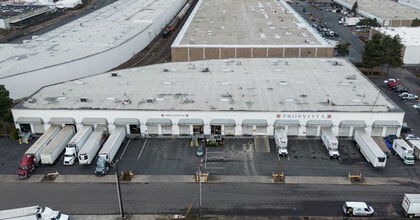 3571-3599 NW Yeon Ave, Portland, OR à louer Photo intérieure– Image 1 sur 3