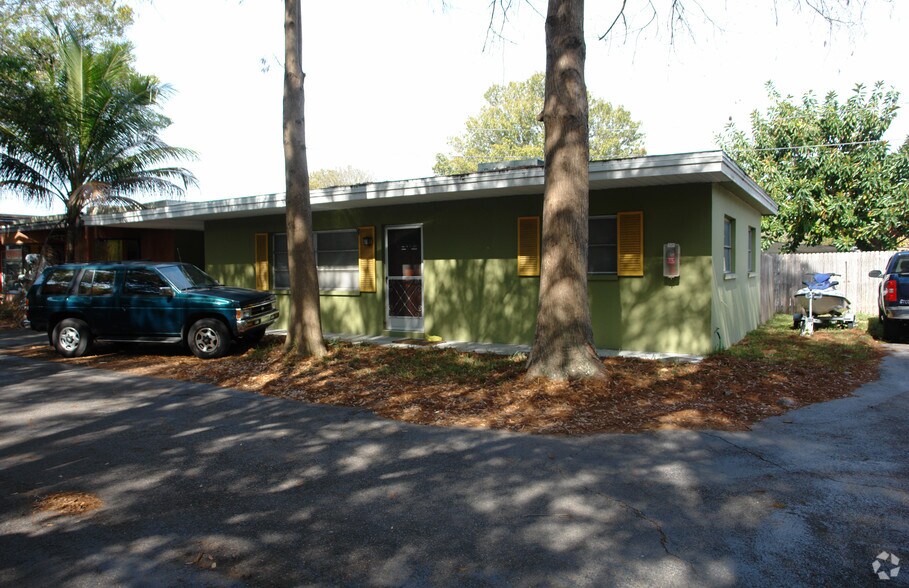 554 Clearwater Largo Rd N, Largo, FL à vendre - Photo de l’immeuble – Image 2 sur 54