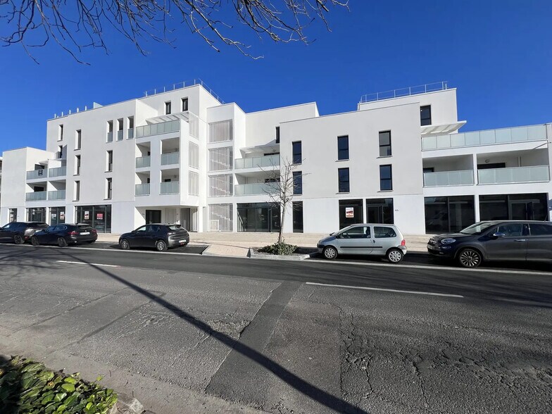 47 Rue François Mitterrand, Saint-Médard-en-Jalles à vendre - Photo de l’immeuble – Image 2 sur 6