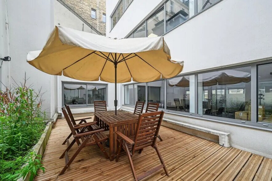 25 Rue Jean Giraudoux, Paris à louer - Photo de l’immeuble – Image 1 sur 9