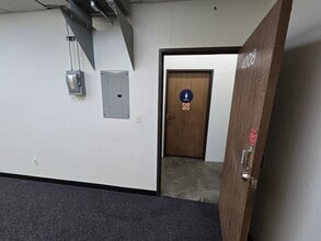 15500 Erwin St, Van Nuys, CA à louer Photo intérieure– Image 1 sur 4