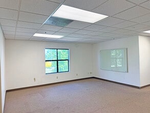 2930 Dutton Ave, Santa Rosa, CA à louer Photo intérieure– Image 2 sur 6