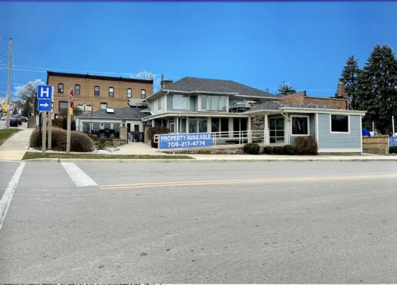 2 W Geneva St, Williams Bay, WI à vendre - Photo de l’immeuble – Image 1 sur 6