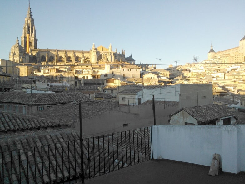 Immeuble residentiel dans Toledo, Toledo à vendre - Photo intérieure – Image 1 sur 11