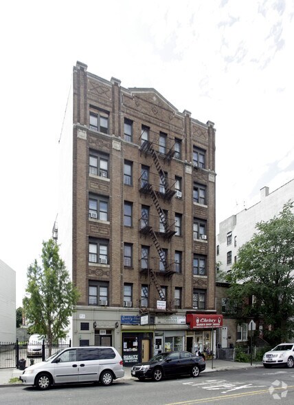 900 E 167th St, Bronx, NY à vendre - Photo de l’immeuble – Image 2 sur 15